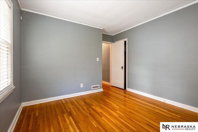 2137 S 61st Avenue, Omaha, NE 68106