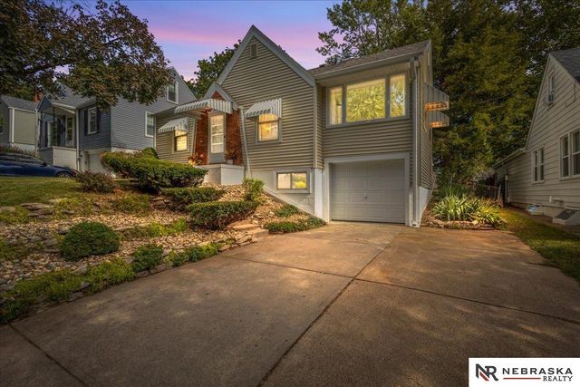 2137 S 61st Avenue, Omaha, NE 68106