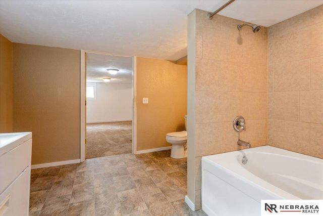 2137 S 61st Avenue, Omaha, NE 68106