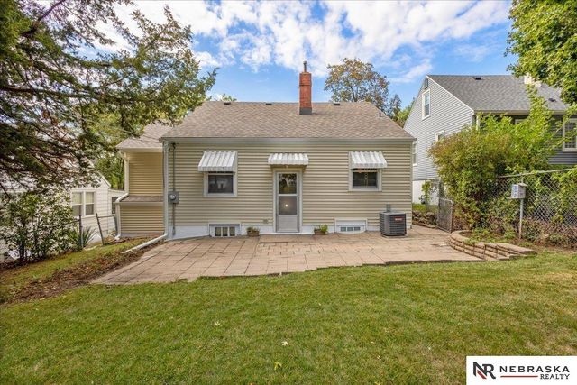 2137 S 61st Avenue, Omaha, NE 68106