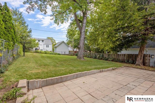 2137 S 61st Avenue, Omaha, NE 68106