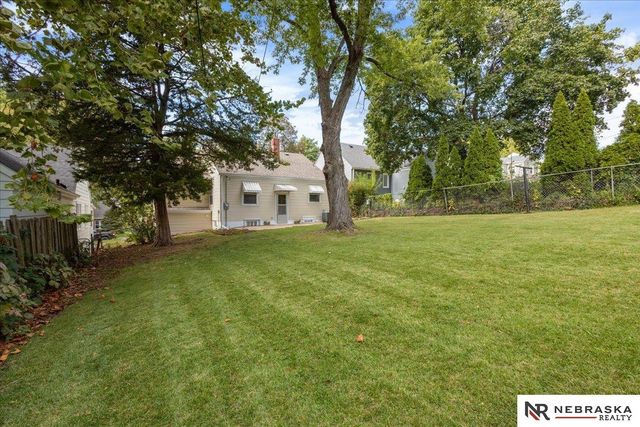 2137 S 61st Avenue, Omaha, NE 68106