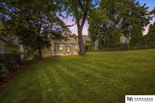 2137 S 61st Avenue, Omaha, NE 68106