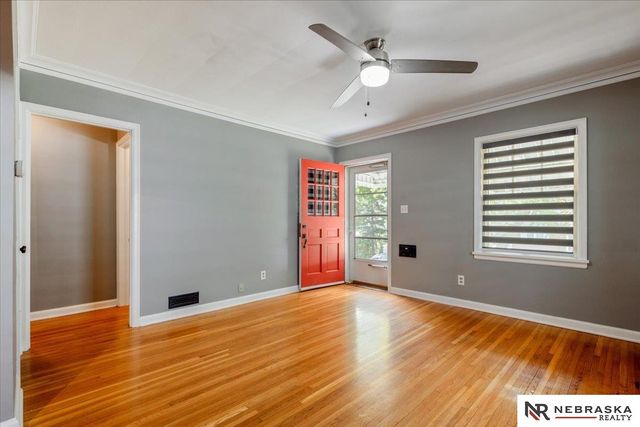 2137 S 61st Avenue, Omaha, NE 68106