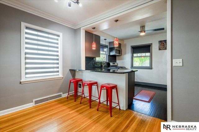 2137 S 61st Avenue, Omaha, NE 68106