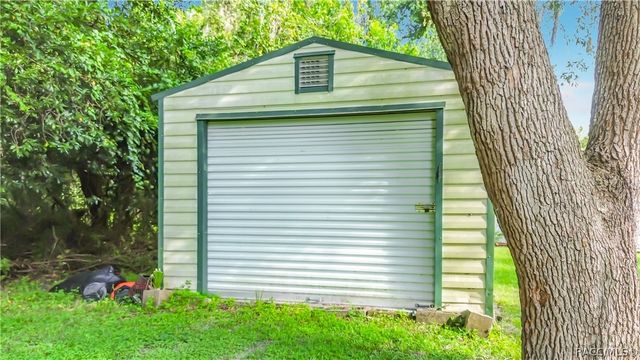 7130 S Brookwood Terrace, Floral City, FL 34436