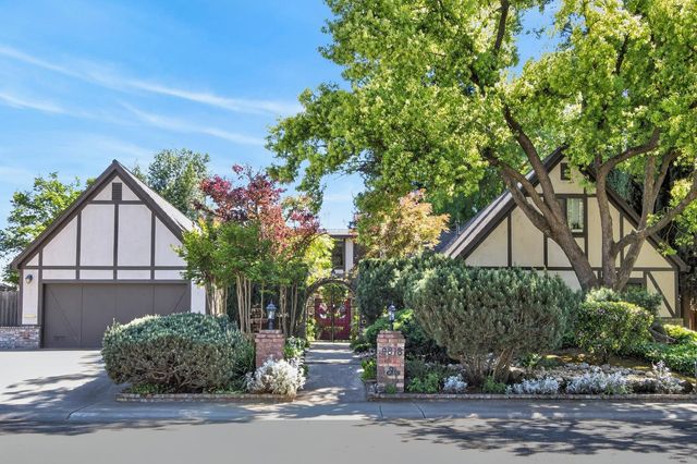 9818 Mira Del Rio Dr, Sacramento, CA 95827