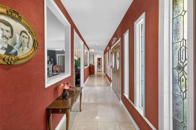 9818 Mira Del Rio Dr, Sacramento, CA 95827