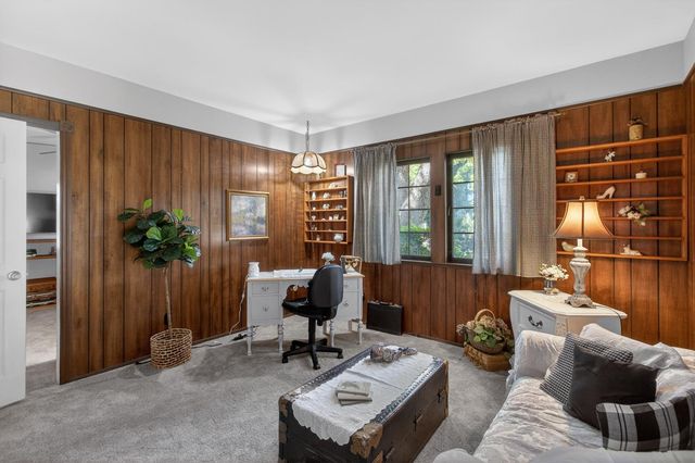 9818 Mira Del Rio Dr, Sacramento, CA 95827