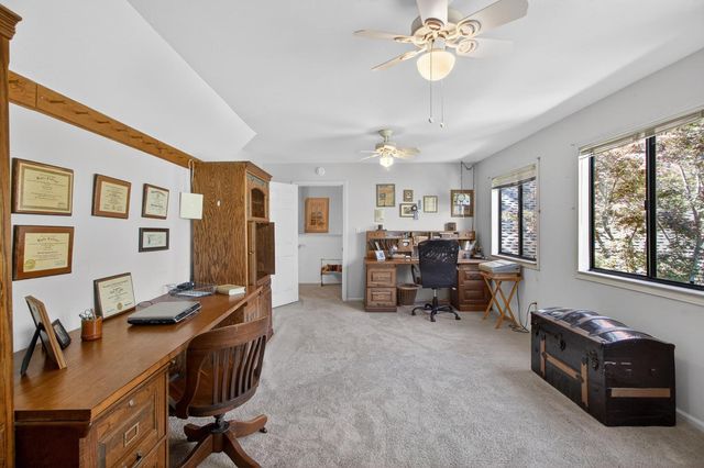 9818 Mira Del Rio Dr, Sacramento, CA 95827