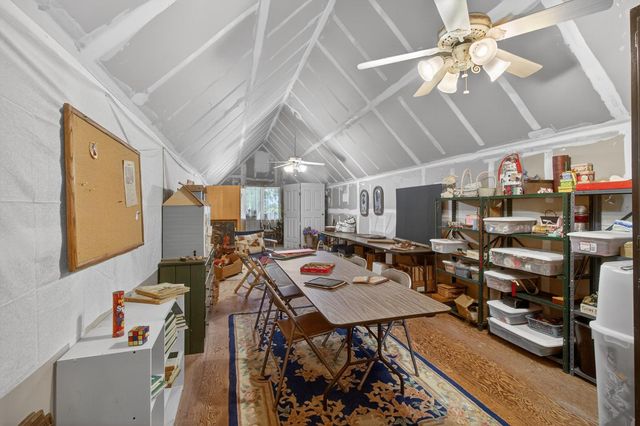 9818 Mira Del Rio Dr, Sacramento, CA 95827