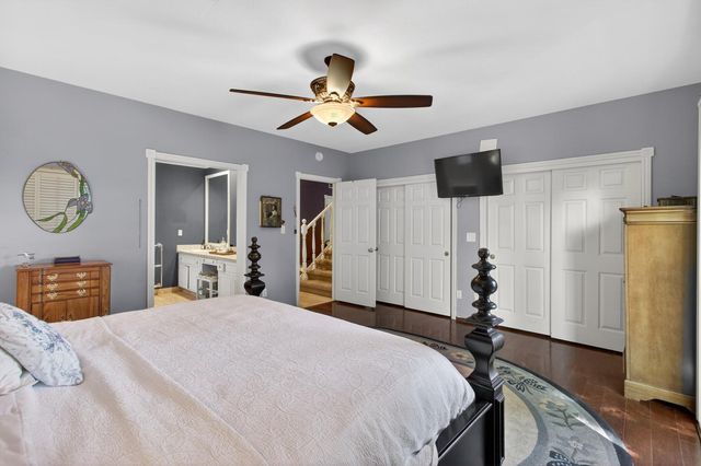 9818 Mira Del Rio Dr, Sacramento, CA 95827