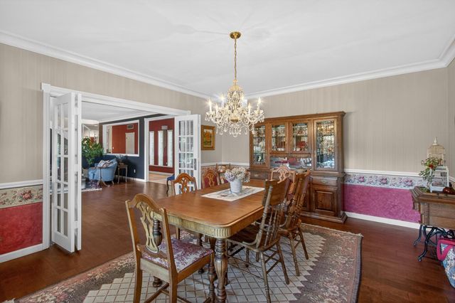 9818 Mira Del Rio Dr, Sacramento, CA 95827