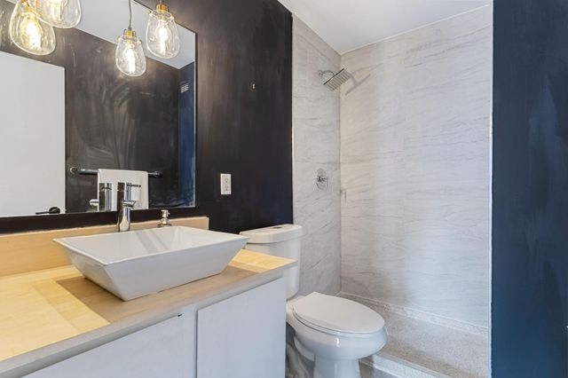 19 S 1st Street B801, Minneapolis, MN 55401