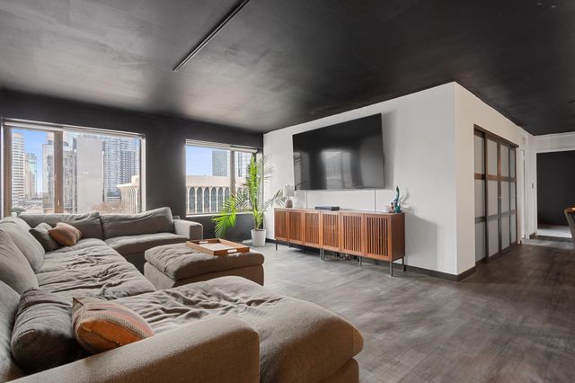 19 S 1st Street B801, Minneapolis, MN 55401