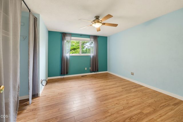 2354 Green Meadows Way, Ashland, OR 97520
