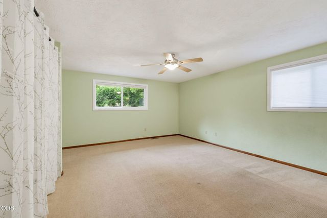 2354 Green Meadows Way, Ashland, OR 97520