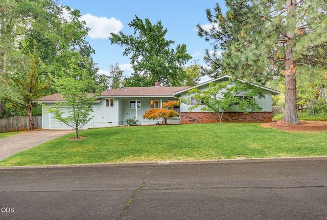 2354 Green Meadows Way, Ashland, OR 97520