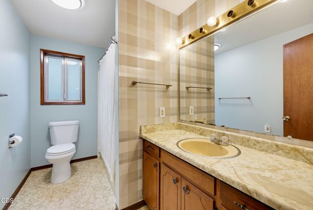 2354 Green Meadows Way, Ashland, OR 97520