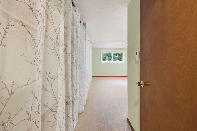 2354 Green Meadows Way, Ashland, OR 97520