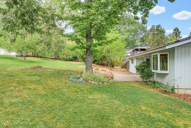 2354 Green Meadows Way, Ashland, OR 97520