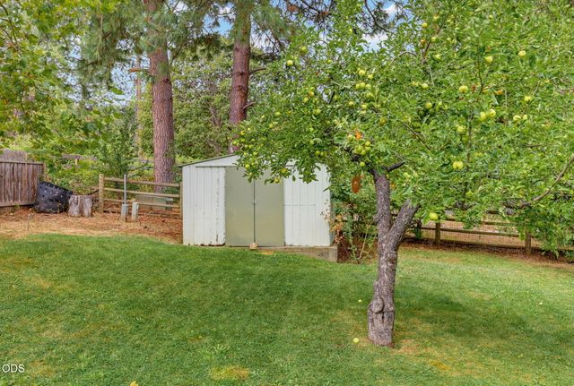 2354 Green Meadows Way, Ashland, OR 97520
