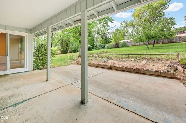 2354 Green Meadows Way, Ashland, OR 97520