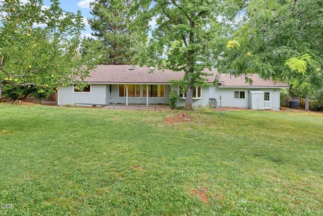 2354 Green Meadows Way, Ashland, OR 97520