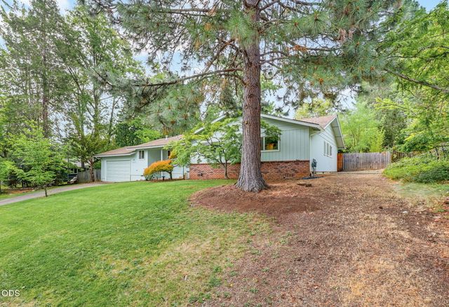 2354 Green Meadows Way, Ashland, OR 97520