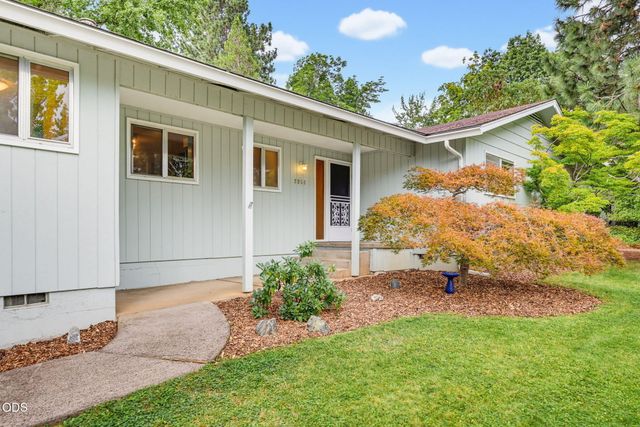 2354 Green Meadows Way, Ashland, OR 97520