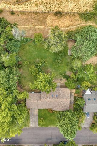 2354 Green Meadows Way, Ashland, OR 97520
