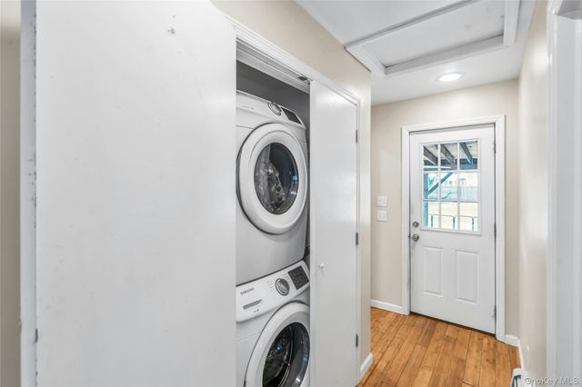 6 Oakwood Avenue, Ronkonkoma, NY 11779