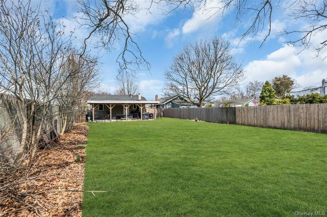 6 Oakwood Avenue, Ronkonkoma, NY 11779