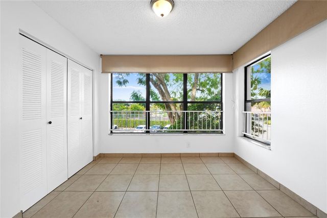 2906 S University Drive 10204, Davie, FL 33328