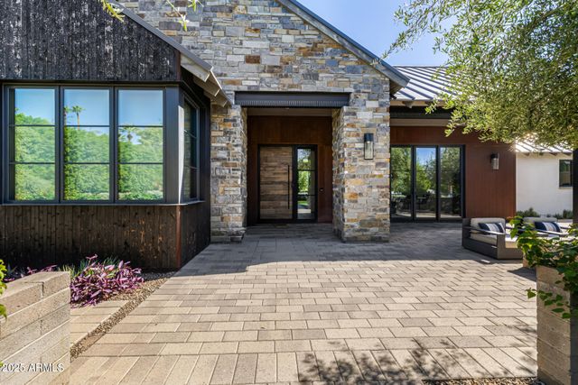 4535 N 49TH Place, Phoenix, AZ 85018