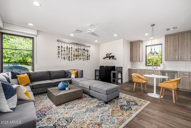 4535 N 49TH Place, Phoenix, AZ 85018