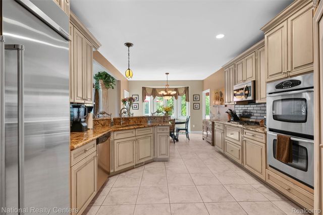 32407 Maria Court, Livonia, MI 48152