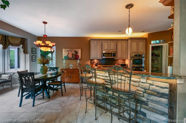 32407 Maria Court, Livonia, MI 48152