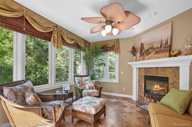 32407 Maria Court, Livonia, MI 48152