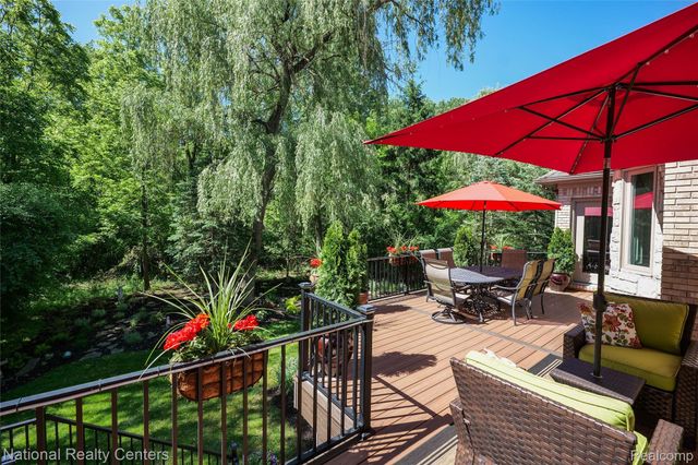 32407 Maria Court, Livonia, MI 48152
