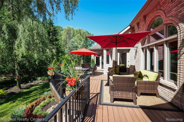 32407 Maria Court, Livonia, MI 48152
