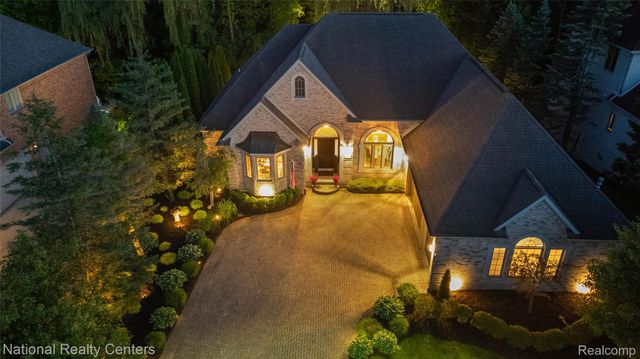 32407 Maria Court, Livonia, MI 48152