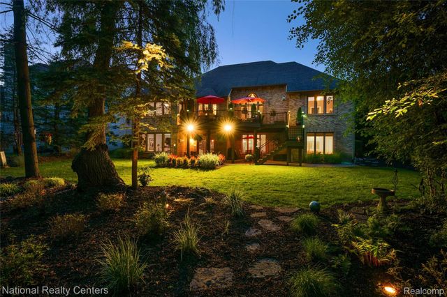 32407 Maria Court, Livonia, MI 48152