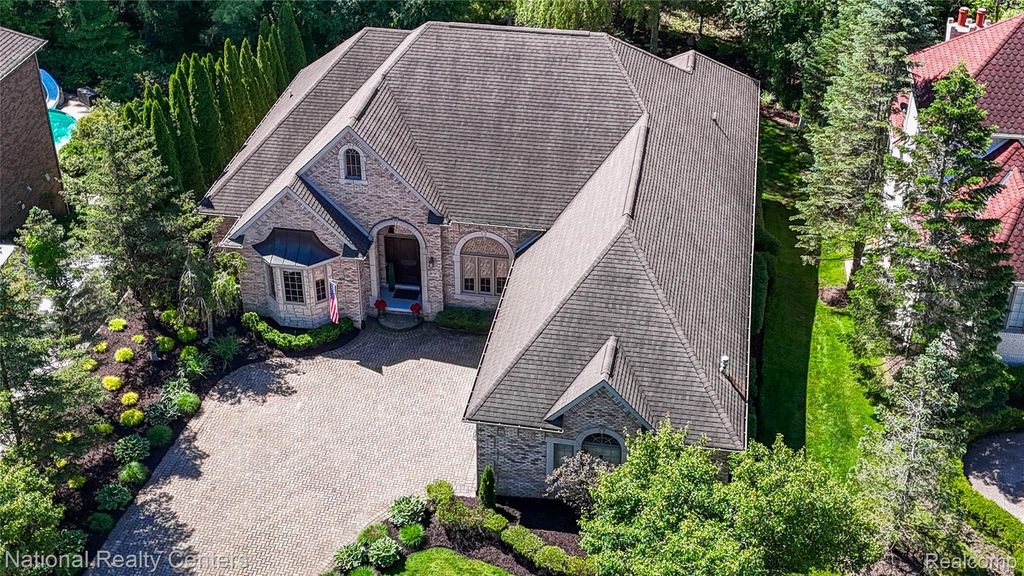 32407 Maria Court, Livonia, MI 48152