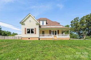 205 Abington Road NW, Lenoir, NC 28645