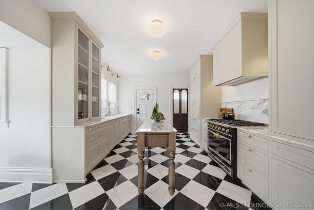 1615 S Owasso Avenue, Tulsa, OK 74120