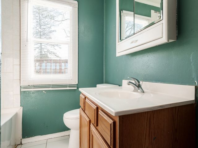 2004 Sauber Avenue, Rockford, IL 61103