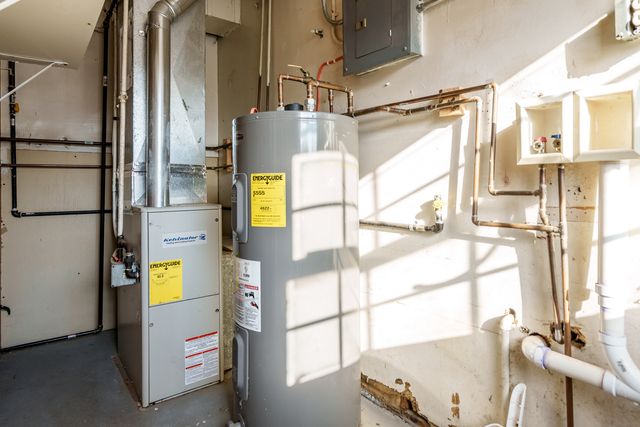 2004 Sauber Avenue, Rockford, IL 61103