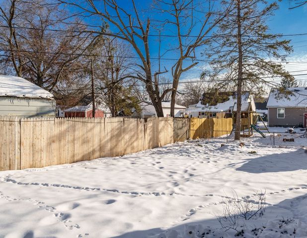 2004 Sauber Avenue, Rockford, IL 61103