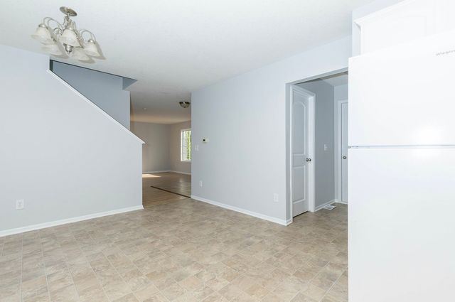 2905 SE Stone Ridge Street, Grimes, IA 50111